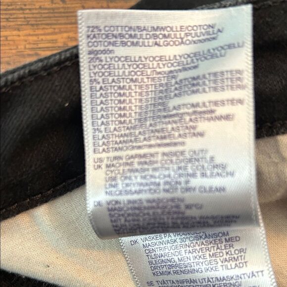 NYDJ Jeans Black Sheri Slim.  4P EUC - Picture 8 of 8